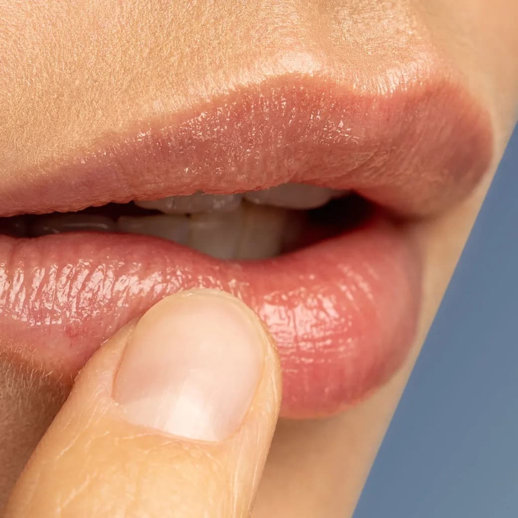 LIP SHINE SERUM