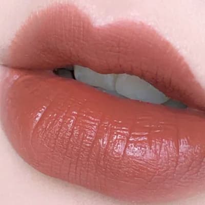 FEATHERY MATTE LIP